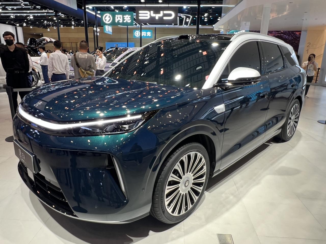 2026成都车展首日，比亚迪第三代唐重磅亮相，凭全方位越级产品力成为全场顶流焦点