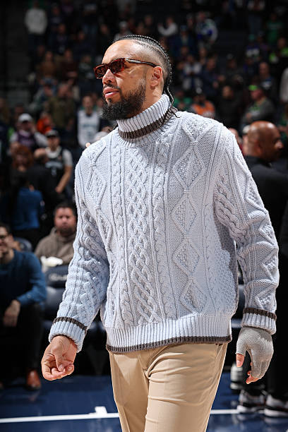 太阳主帅奥特透露，狄龙（左手骨折）和马克-威廉姆斯（左脚应力性反应）恢复进展顺利