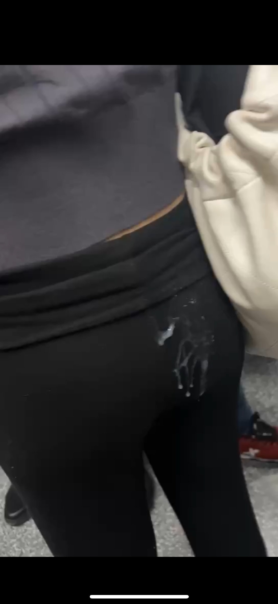 这是谁打的马赛克，可以说相当专业了，建议全国统一这样打马赛克。 ​​​