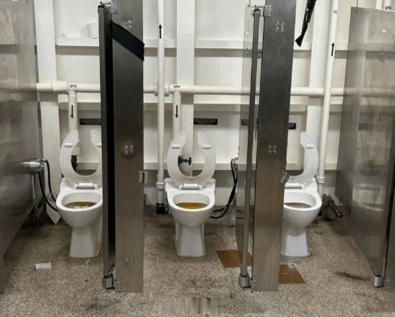 （突发消息）世界上最大的航空母舰“杰拉尔德·R·福特”号正前往中东，但其船上的污