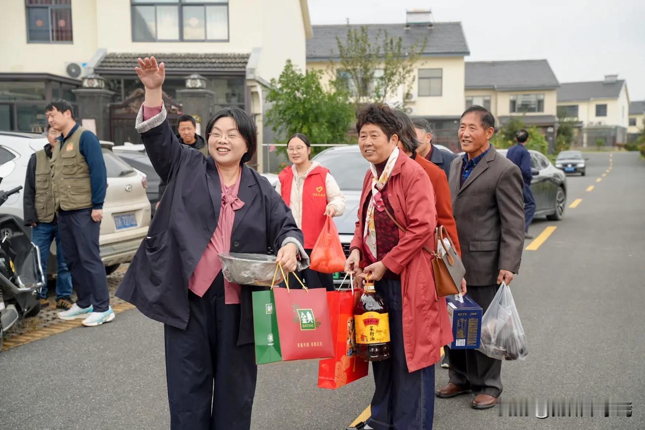 今天（10月25日），在抗美援朝出国作战75周年纪念日与即将到来的重阳佳节的双重