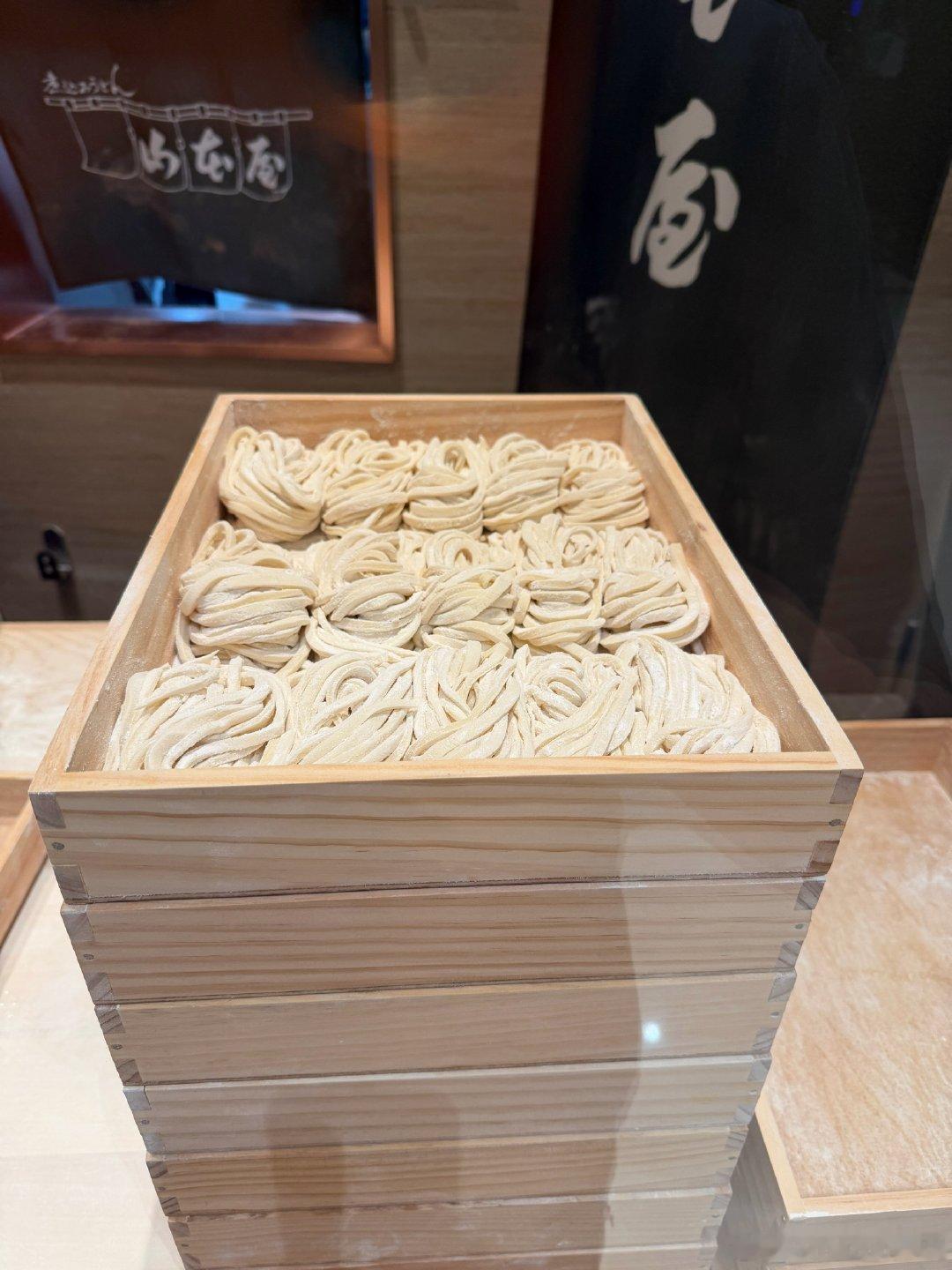 未来产品想要卖高溢价的答案都在图片里！ 深圳·山本屋(深圳湾万象城店)