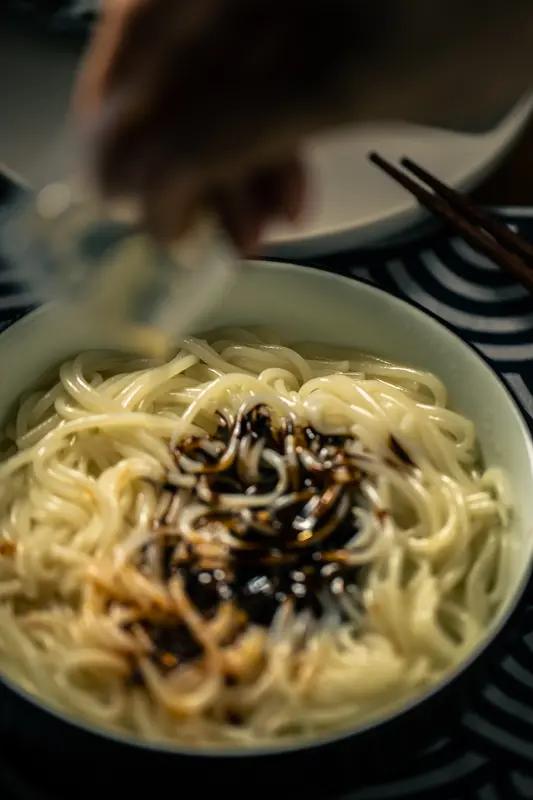 河南家常吃饭唠嗑，素馅饺子比肉馅还好吃，你信不信
害，说来说去不还是蒜汁面嘛！专