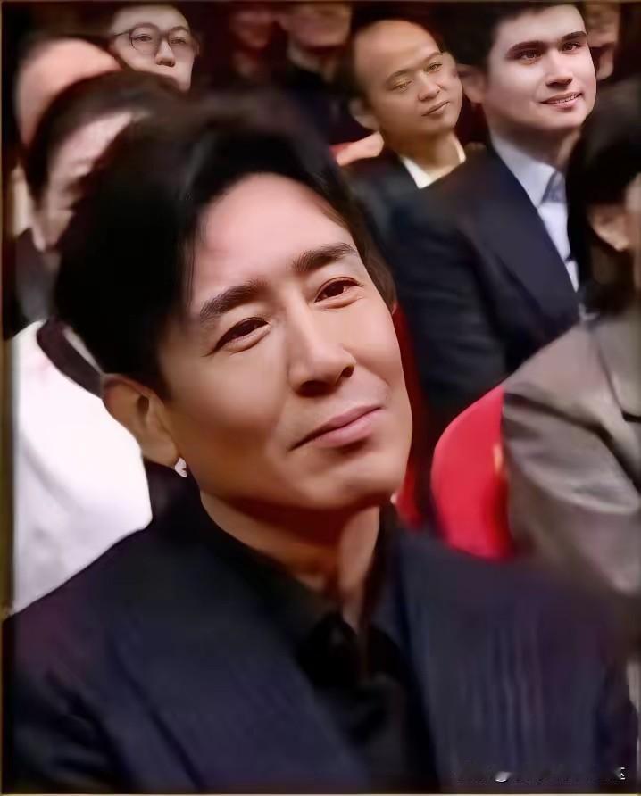 今年的飞天奖
最让人意难平的，
不是吴越没获奖，不是迟蓬没获奖，
而是于和伟居然