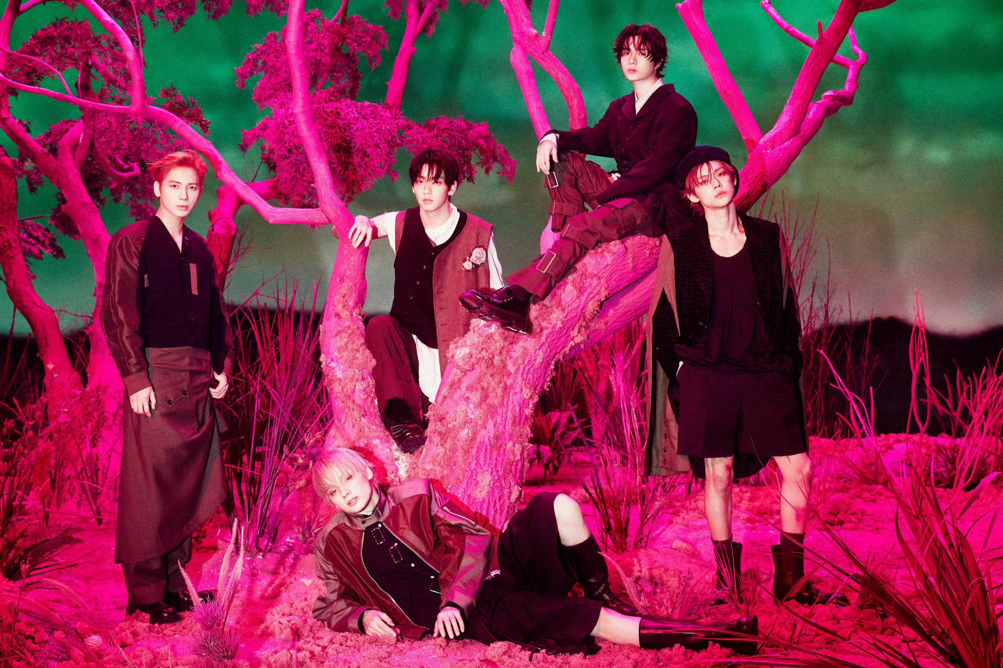 TXT｜7TH YEAR: A Moment of Stillness in t