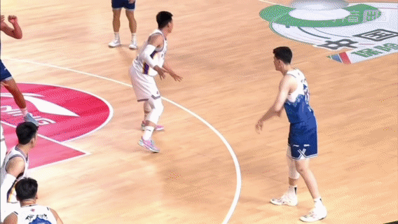 格兰面对旧主取胜，门内加今天扣爽了，有点CBA格里芬的意思，感觉他和阿不挺有化学