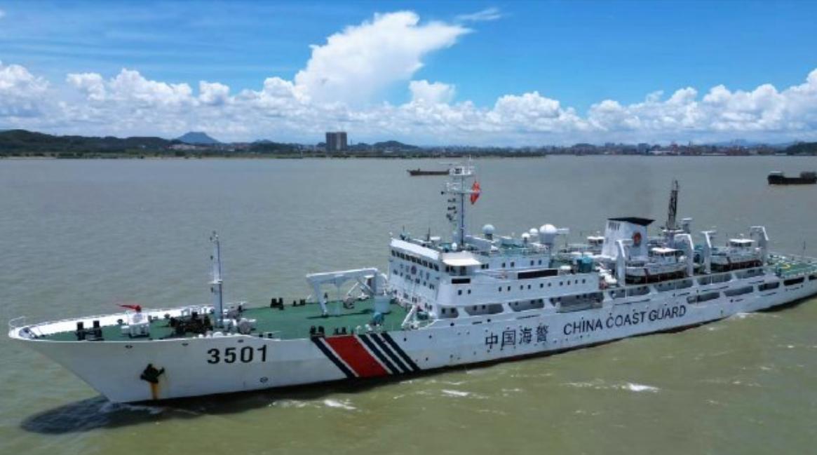 3 艘台船围堵 1 艘大陆海警船，34 小时后结局太打脸。

地点在东沙岛东北方