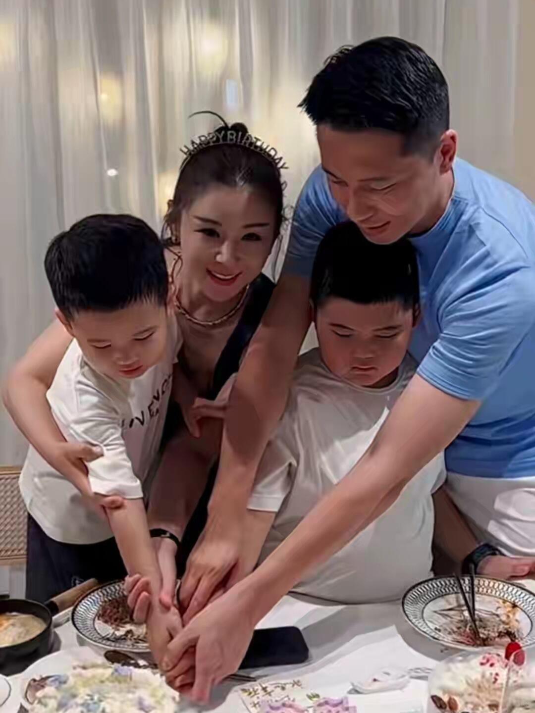 王雷与李小萌是内娱少见、演技、唱功、主持、戏曲样样能打的实力派夫妻，低调不炒作、