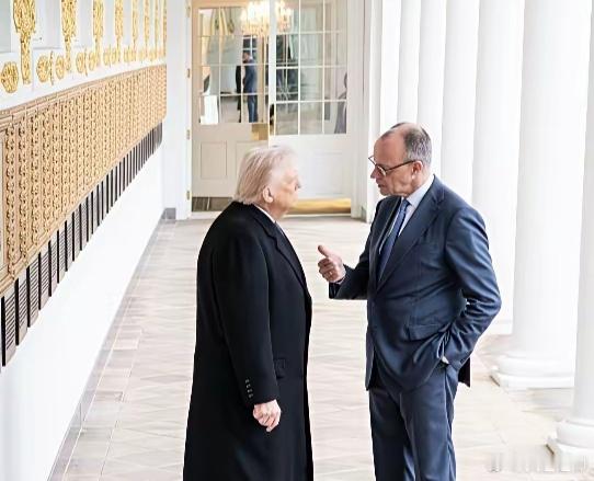 德国总理说，他不认为伊朗会被摧毁，相信特朗普也从未这么想过。 