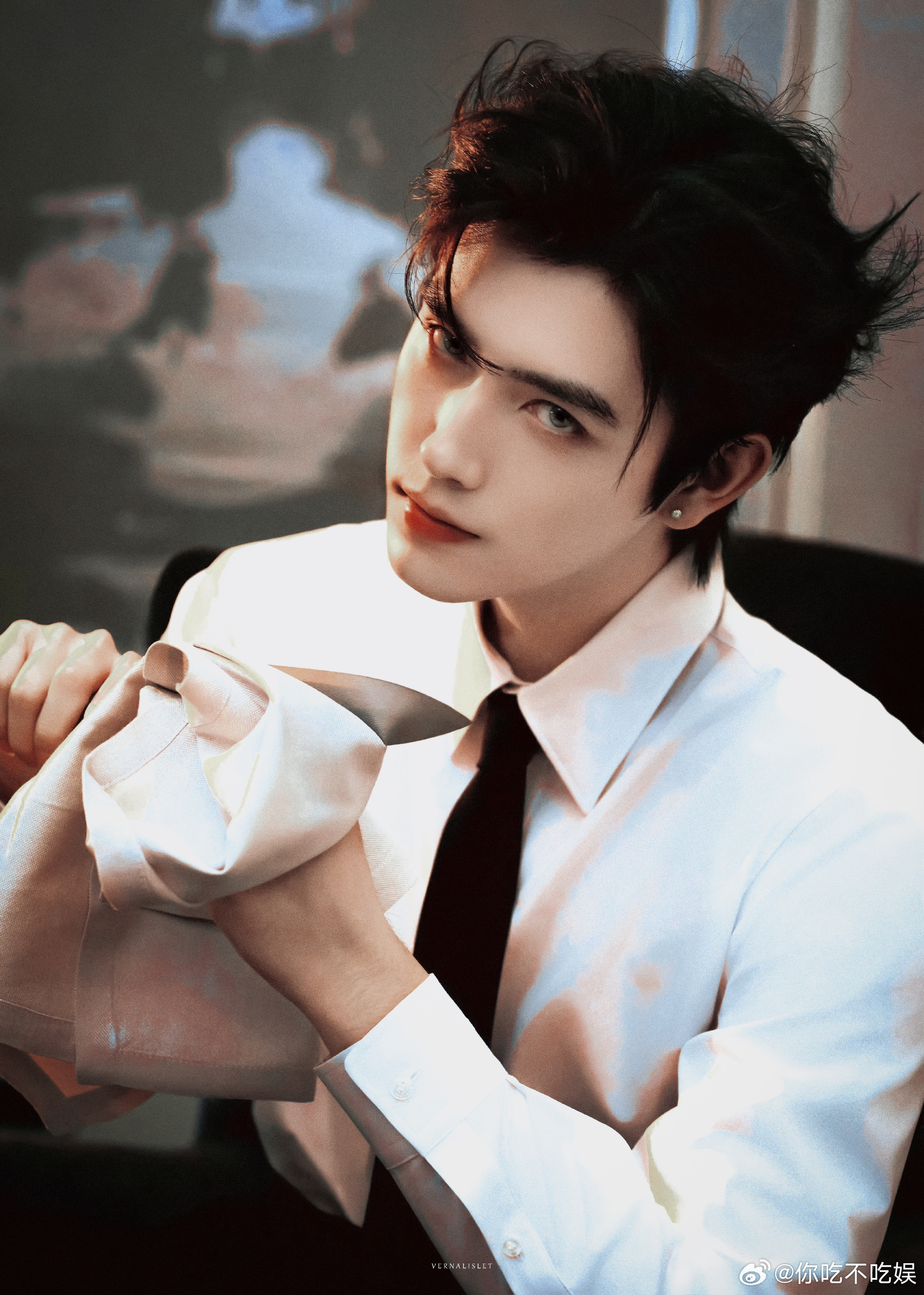 陈飞宇的眼神戏真的好牛，真的又要被他帅到了。 