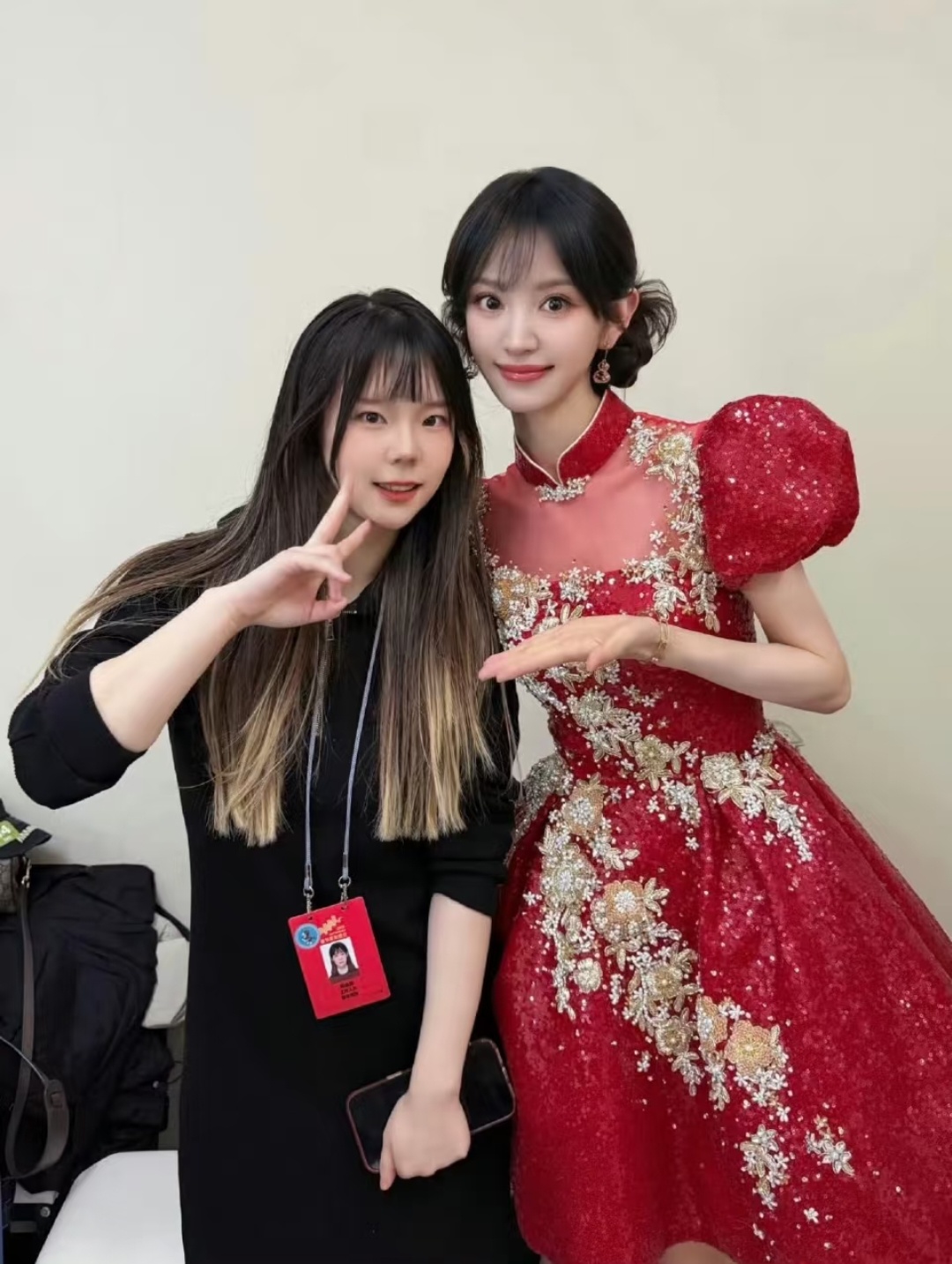 没想到田曦薇这么高，她在普通人中真的是“巨人”般的存在了，和她搭戏的男演员身高要