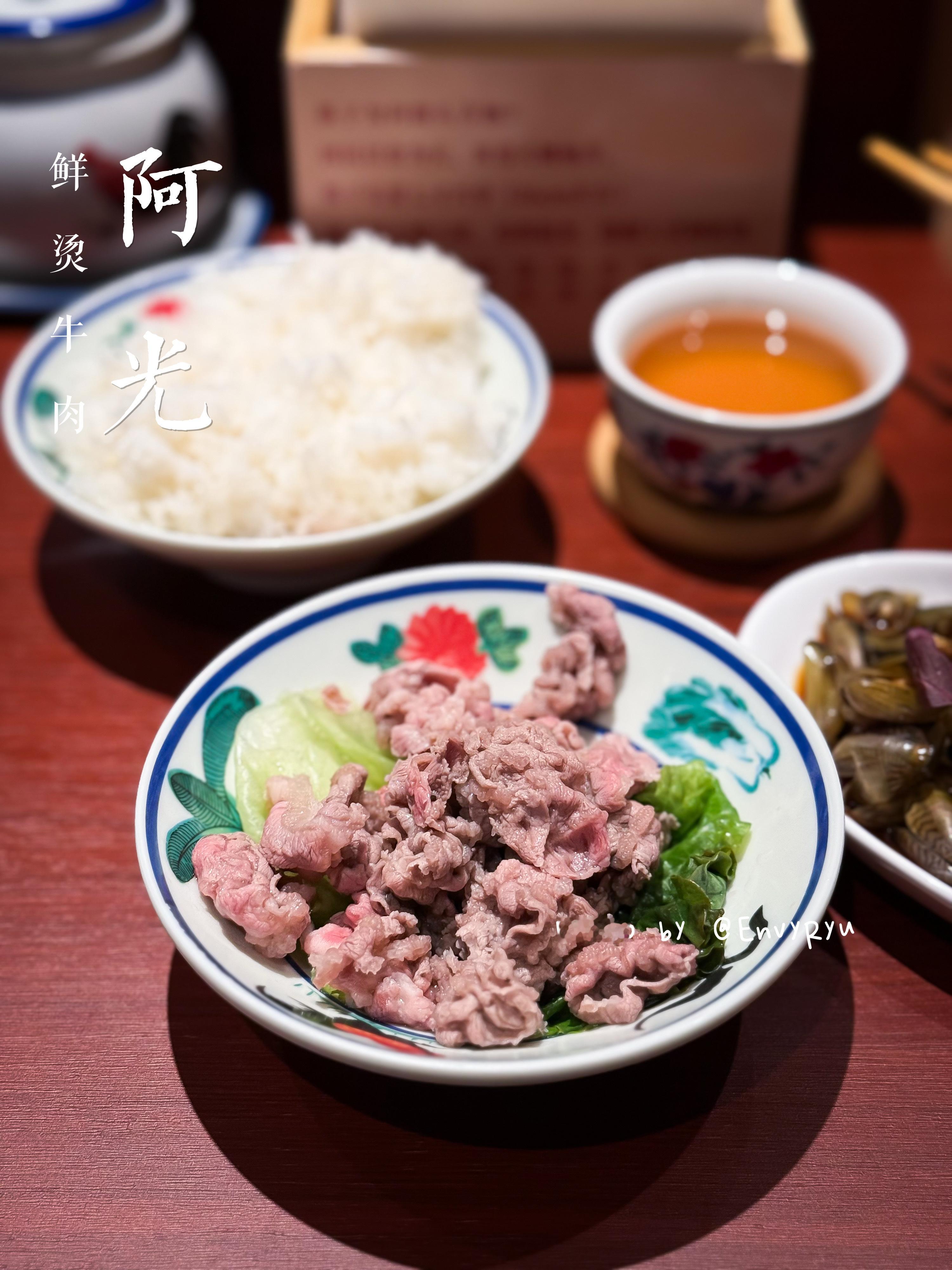 原来明星一顿饭只吃几口是真的 当明星就是要控制饮食，我们普通人就敞开了吃[不愧是