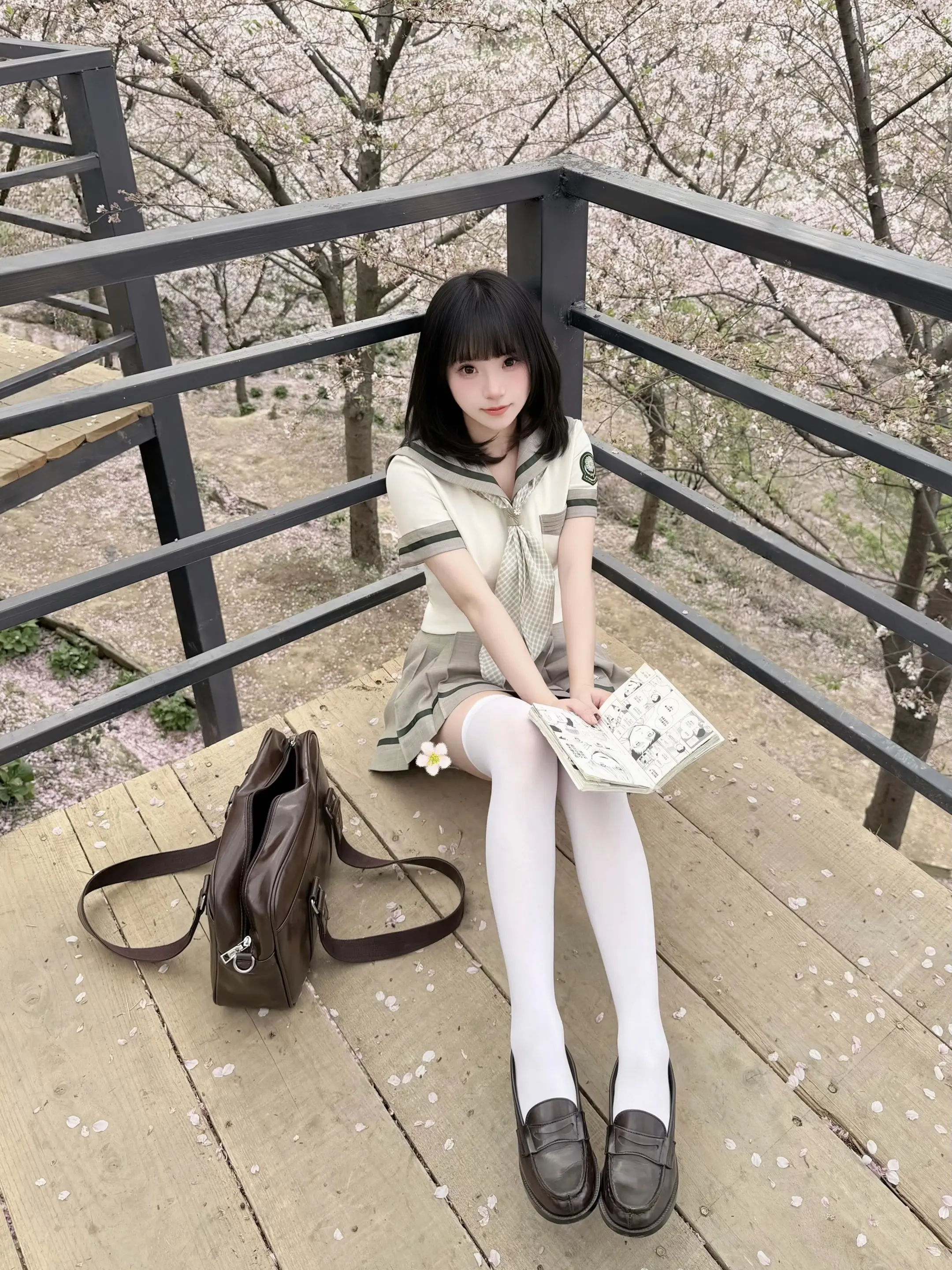 樱花树下我们邂逅。