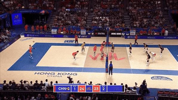 中国女排副攻王媛媛确实是肉眼可见的成长，发球有了威胁，拦防有进步，短平快打得有声