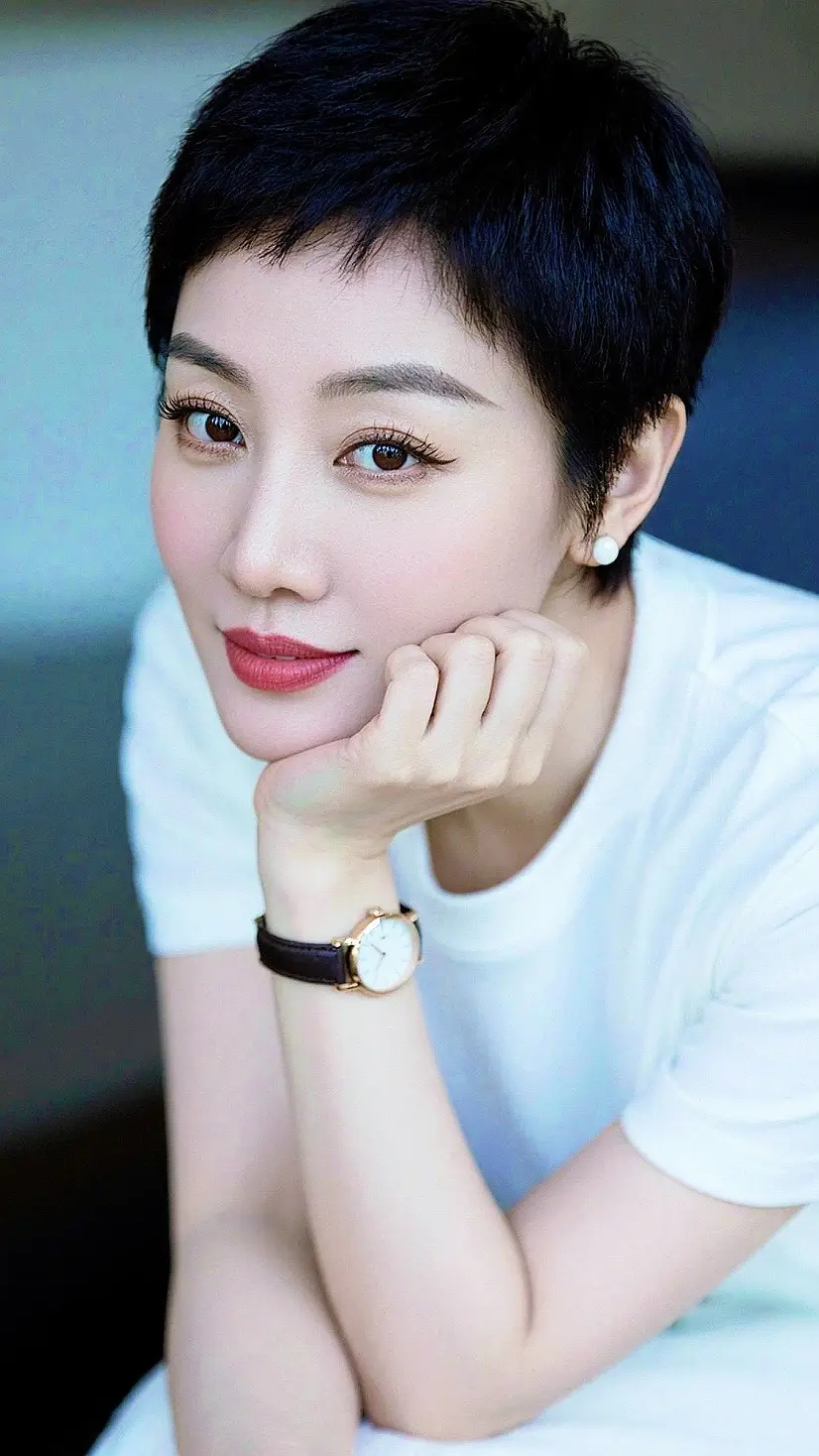 AI短发白t写真 ai创作 广告分成伙伴计划玩法达人