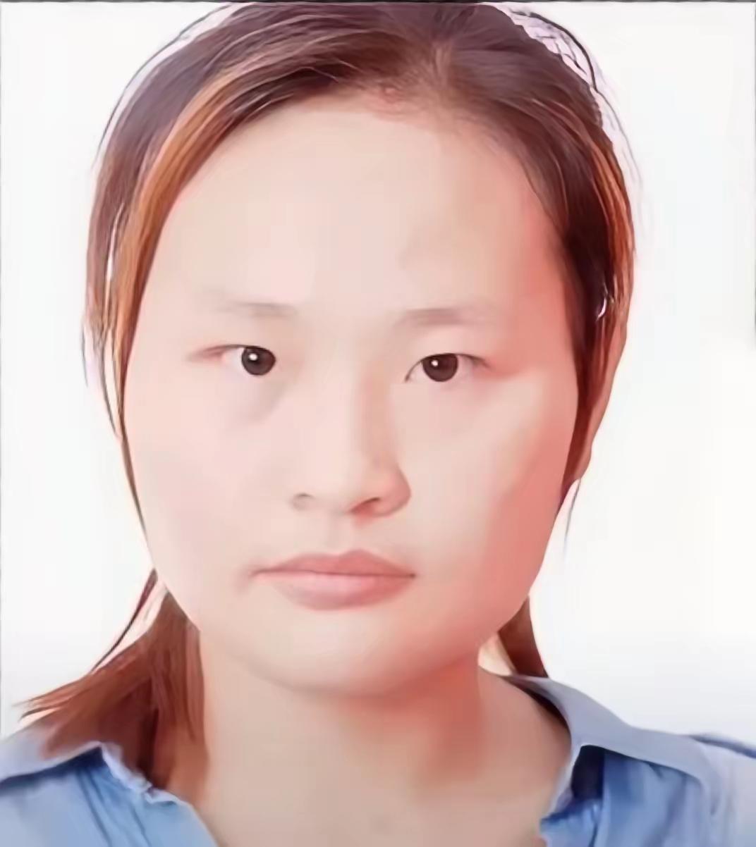 刚刷到安徽亳州的一桩荒唐事，人性的贪婪直刺眼球。
俩穷光棍靠给人装土，硬把捡来的