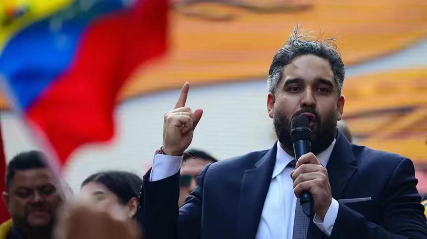 马杜罗之子似乎对委内瑞拉的代总统罗德里格斯过于信任了

马杜罗的儿子也太实在了，