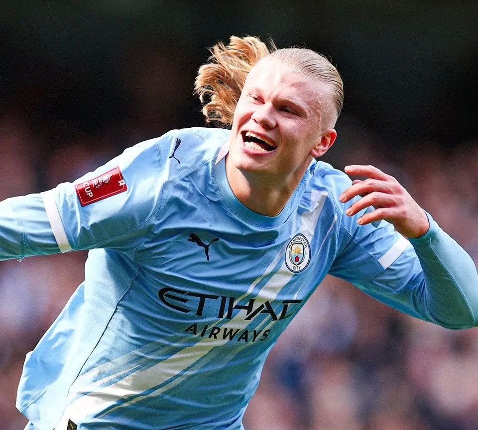 哈兰德57分钟帽子戏法，曼城4-0利物浦赛季3次交手，曼城把利物浦打了总分9-1