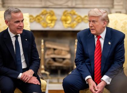 特朗普又把邀请撤回去了！没给加拿大留一点脸面，这次两国真算闹翻了。
 
事情还要