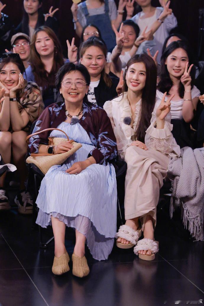 黄圣依是妈妈是女儿2收官文黄圣依告别是妈妈是女儿2看着黄圣依告别节目，不禁思考，