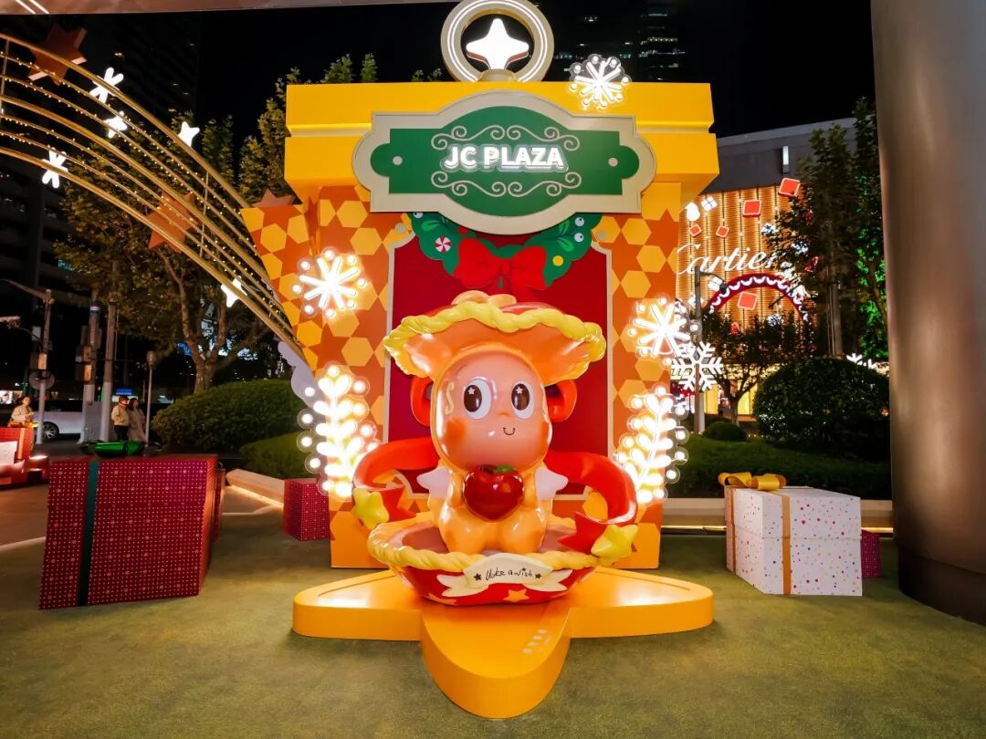 Prada以14亿美元完成对Versace收购