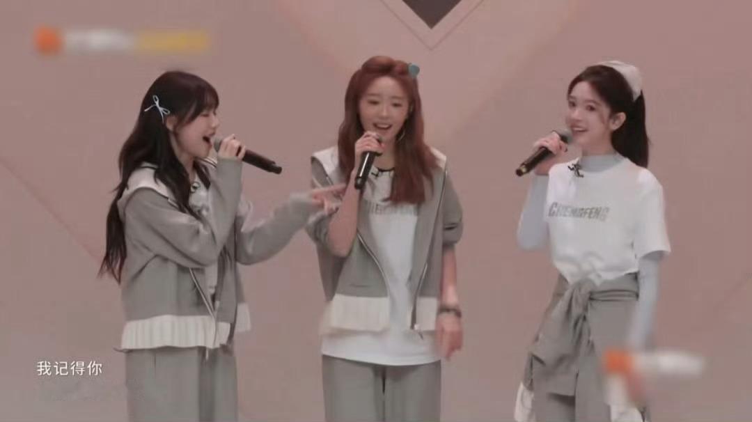 陈瑶这几句戏腔简直神来之笔 浪姐一公小考名场面！陈瑶戏腔救场那段我反复拉回去听。