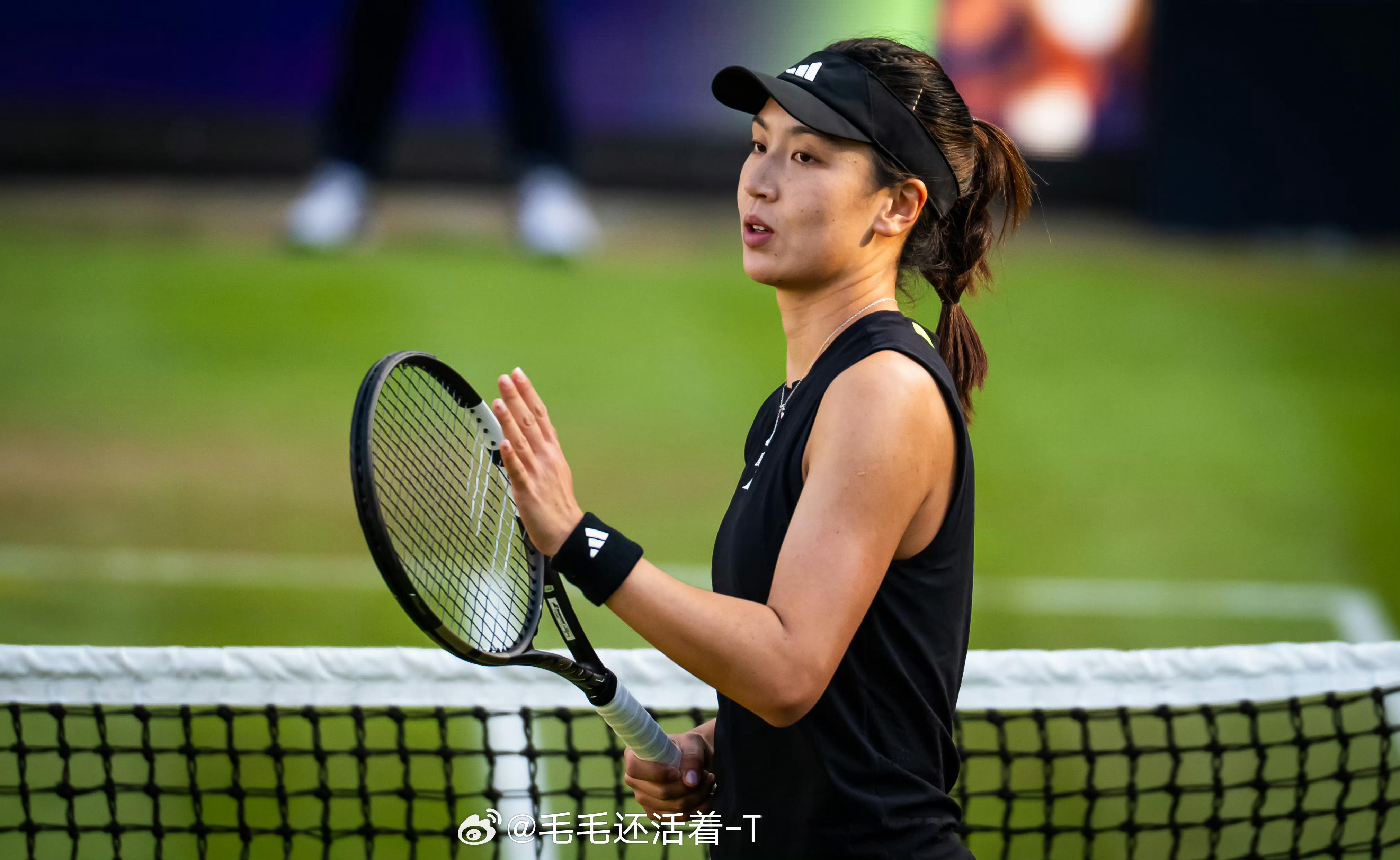 王欣瑜6-4萨姆索诺娃，拿下第一盘。王欣瑜vs萨姆索诺娃 ​​​
