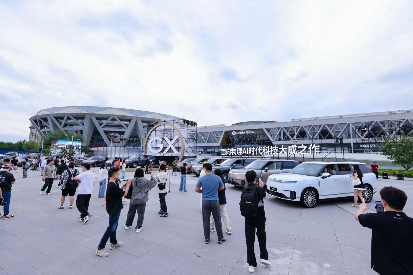 小鹏GX发布会舞台效果可以，有种炫技的魅力！ 