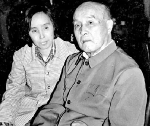 1973年，胡风准备去医院前，由于受凉，还没来得及下床，就说“不好了……”，一阵