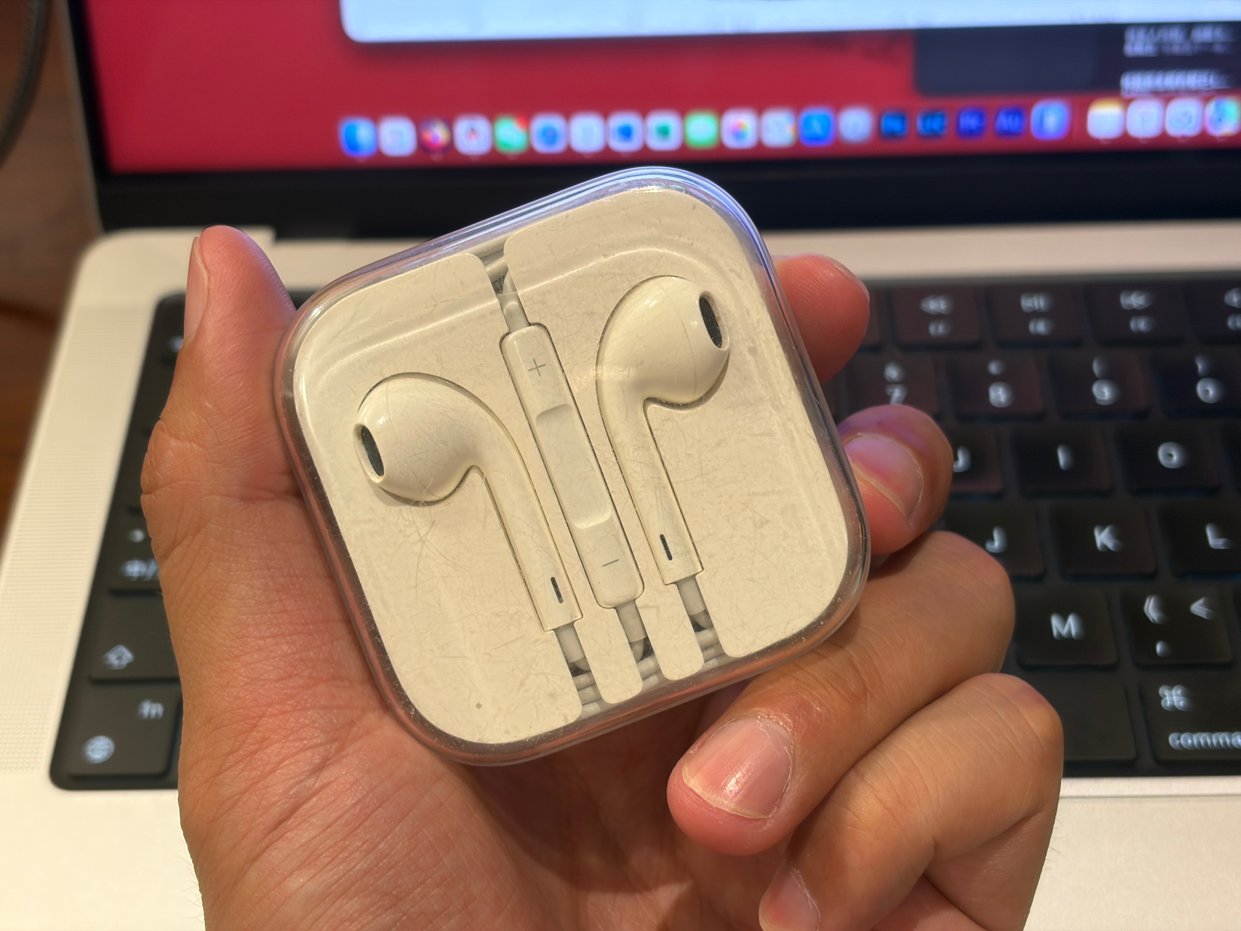 有线耳机爆火原因 有一说一，我包里真的是常备一只有线耳机，就是这个，以前iPho