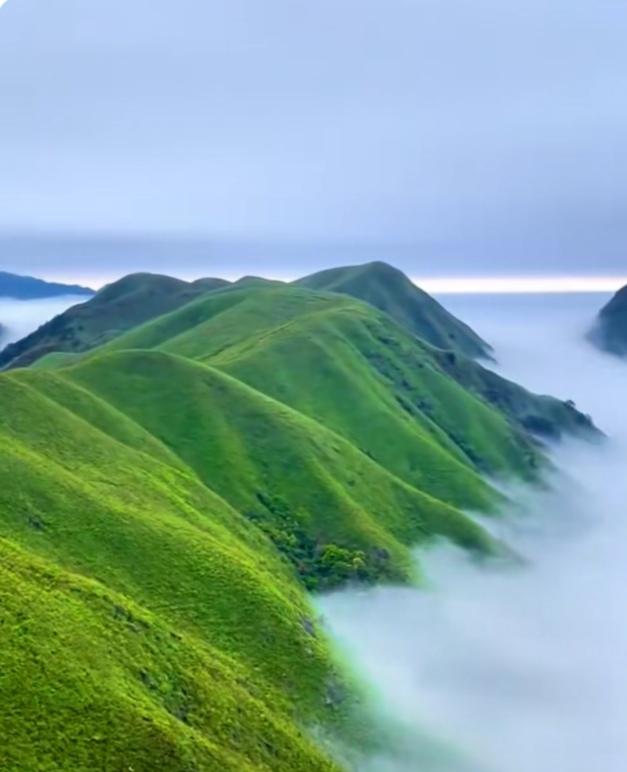 自驾旅行随手记录：最好的风景永远在路上
 
厌倦了办公室日复一日的紧绷，周末果断