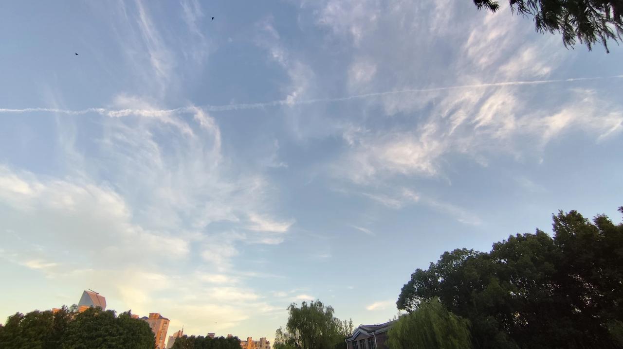 上联：老舍有灯李清照
下联：矛盾有枪石达开