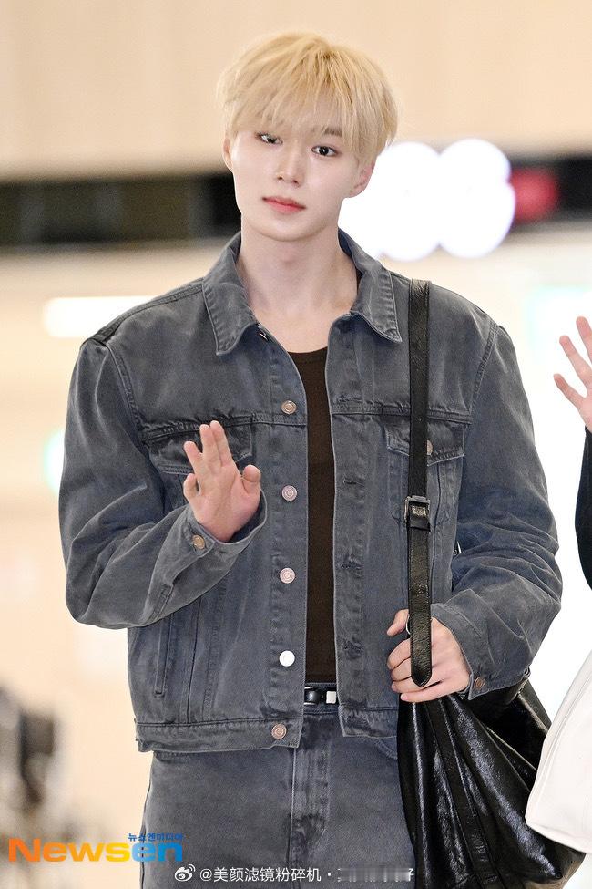 Ald1金俊抒，张家豪，Leo，李相沅，周安信，贺鑫隆，郑相炫今日机场新闻图 