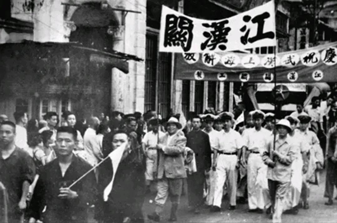北伐军当年气势如虹，一路北上，不仅打败了军阀，还收回了汉口的英租界，然而，北伐军