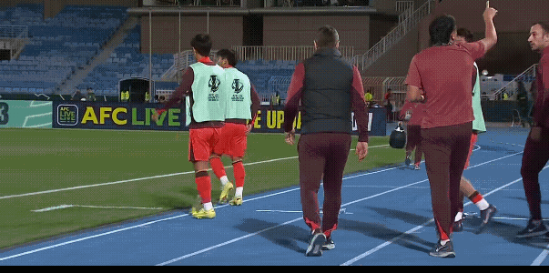 中国U23半场和伊拉克打成0:0平局，应该说球队表现不错，但是也是浪费了几次必进