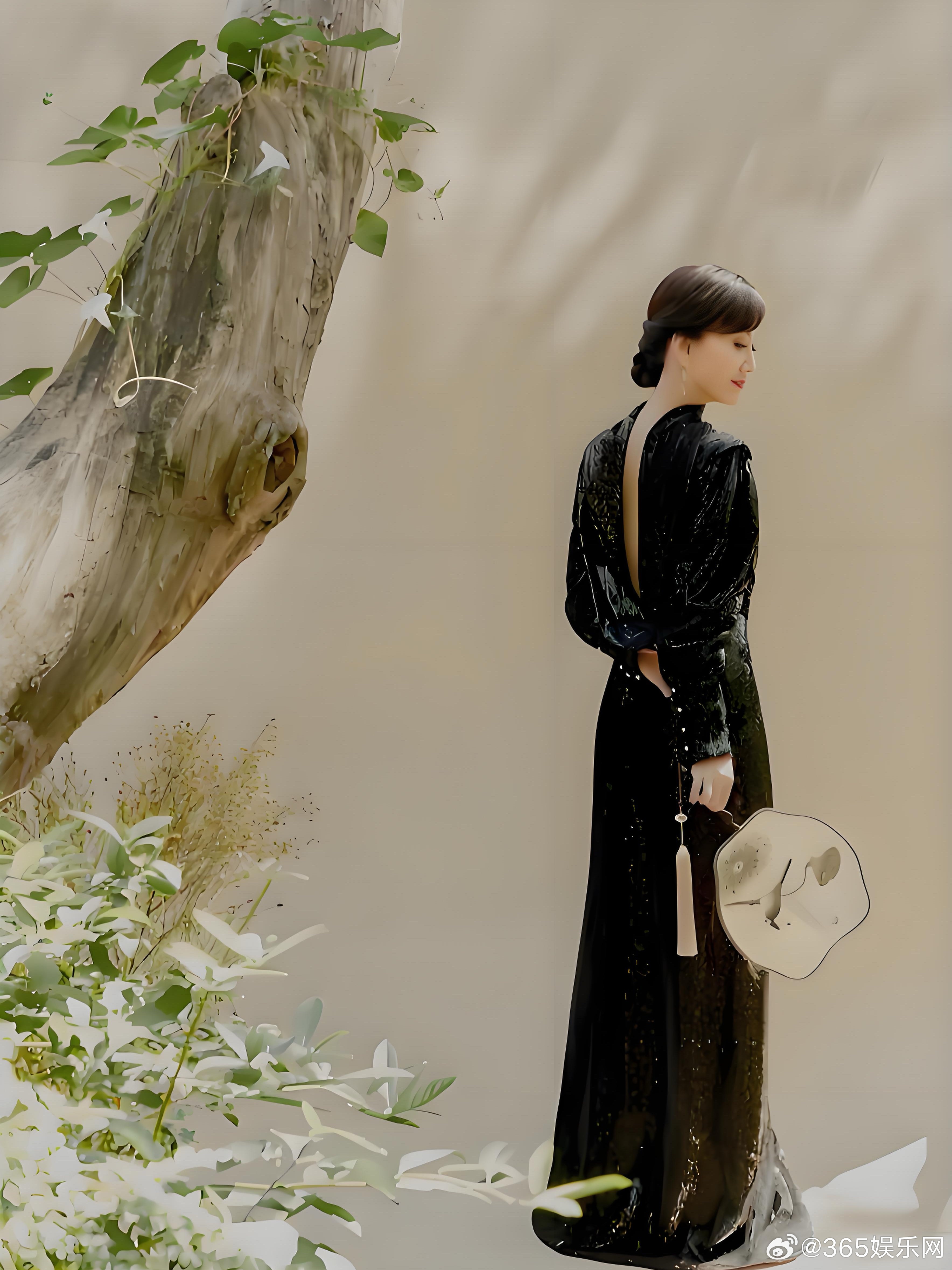 赵雅芝不愧是“时尚教主”，72岁的状态、穿衣都是一骑绝尘～赵雅芝时尚穿搭穿衣搭配