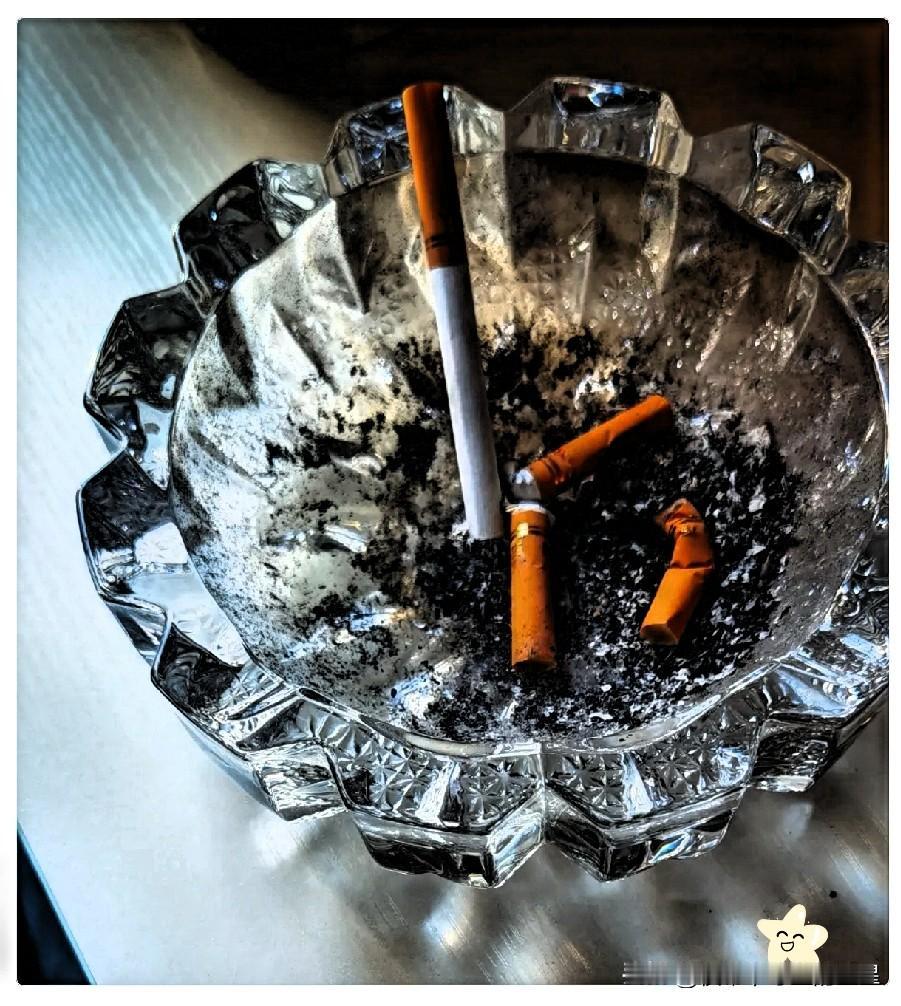 为什么最近很多人开始断崖式戒烟了。终其原因很多老烟民发现现在的烟跟以前不同了。