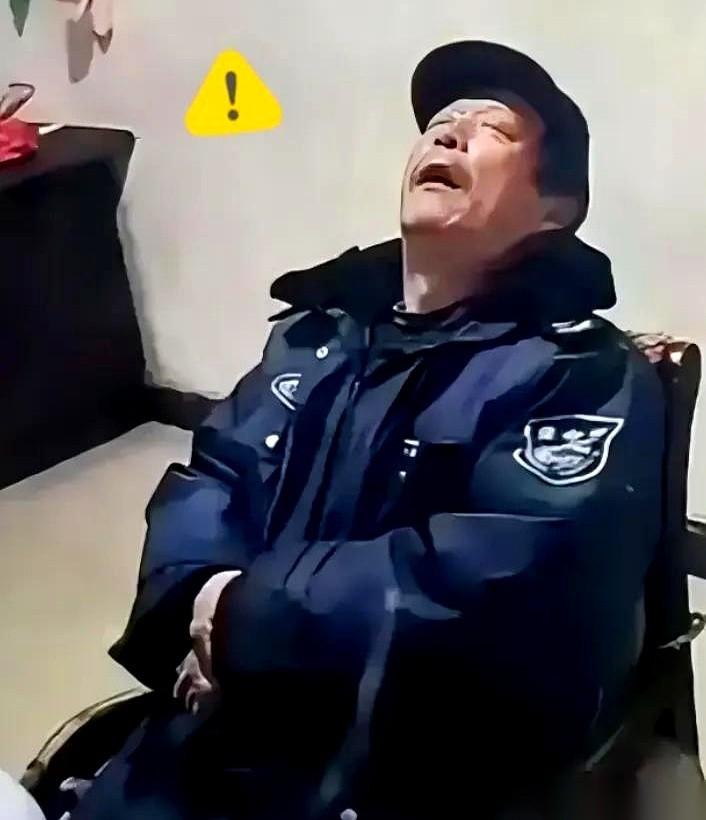 每天熬18个小时，换来的是什么？
是打盹16分钟后的一纸辞退书。
广东清远，一个