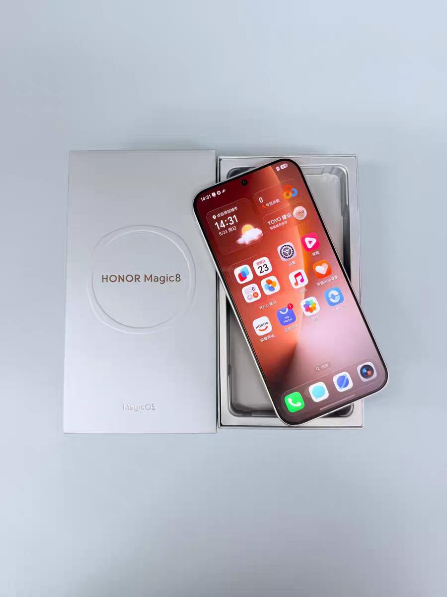 不少人还在蹲即将发布的折叠版 iPhone Ultra，爆料起步就要一万四千九百