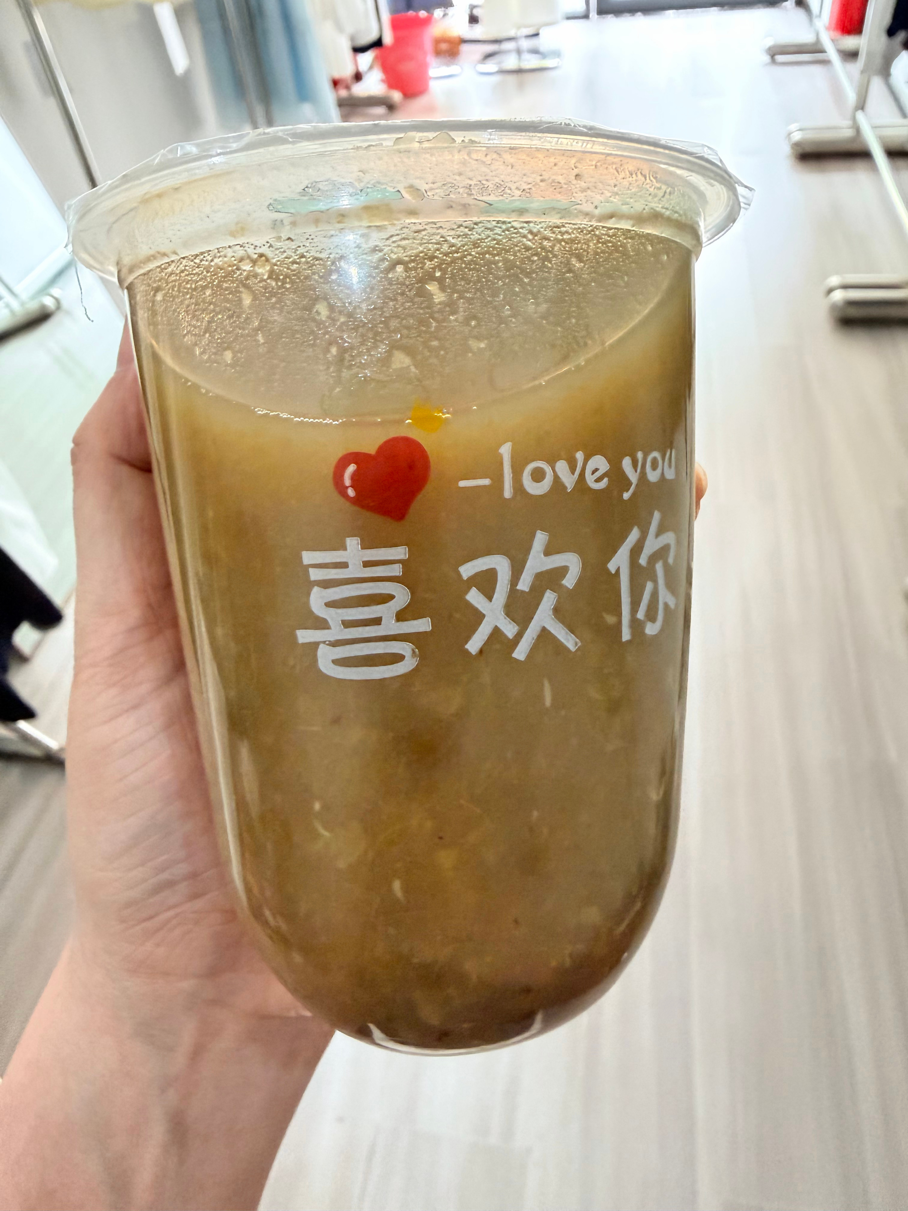有一个开奶茶店的邻居就是被投喂 ​​​