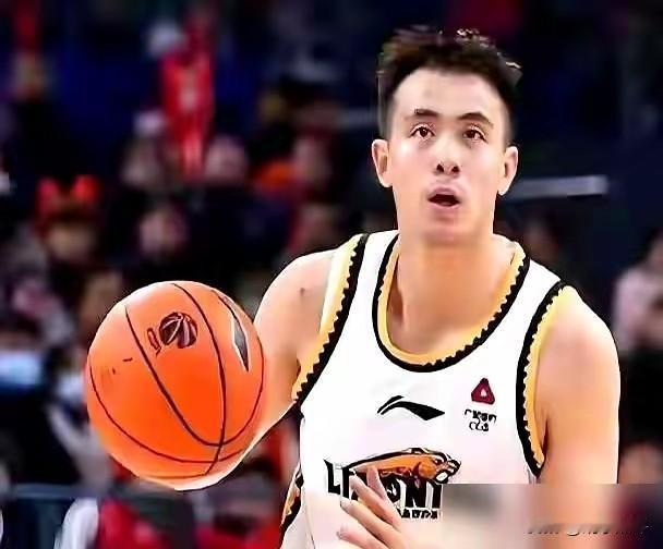山东队嬴下季后赛12进8的G3赛后，辽宁队一片静默，安静的令人室息！队长没有组织