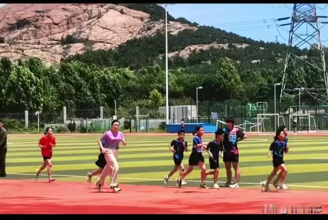 陈梦校长以身作则，值得点赞！