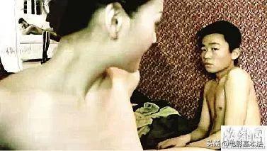 一个小故事就能说明为什么那么多人无条件信任王宝强。

王宝强2003年拿了金马奖