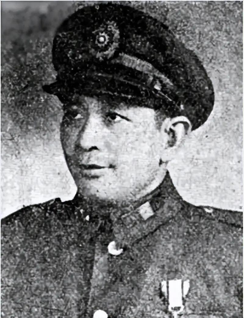 “美女就要配英雄！”1937年，将军强行霸占女学生，引起公愤，然而，这位好色将军