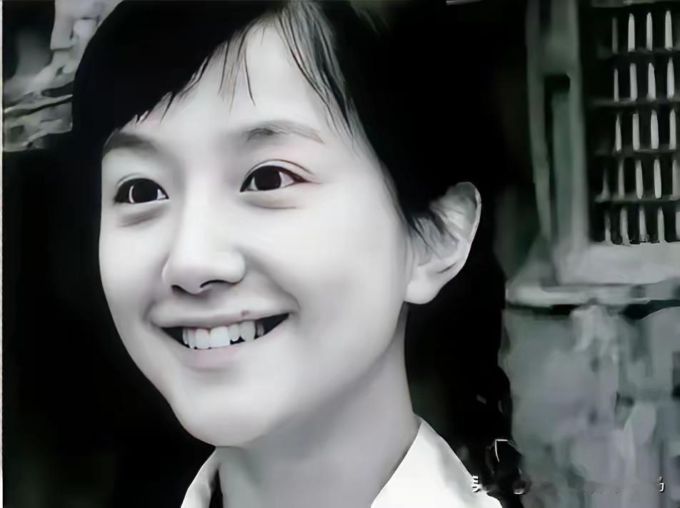 1978年，知青王鲁明被安排到云南一所中学当老师，在批改作业时，突然看到作业中夹