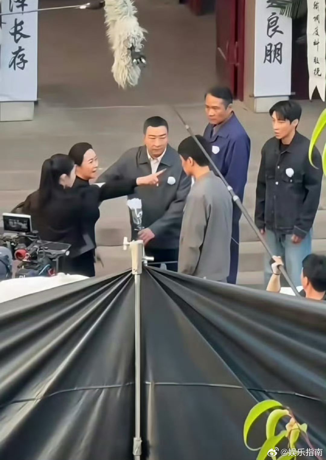 《海之上》陈晓实打实挨耳光脸颊立刻红肿，情绪丝毫没出戏，专注投入角色，真的太敬业
