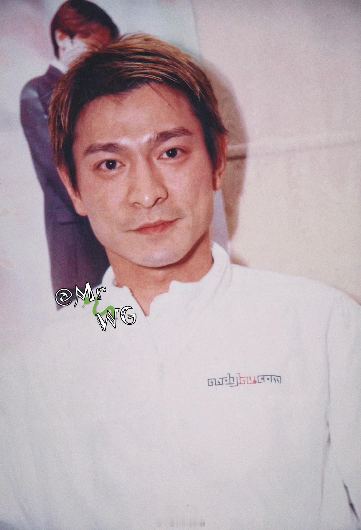 刘德华[超话]独家扫描 最酷的千禧世代金毛华[酷]，帅一脸——2000年，刘德华