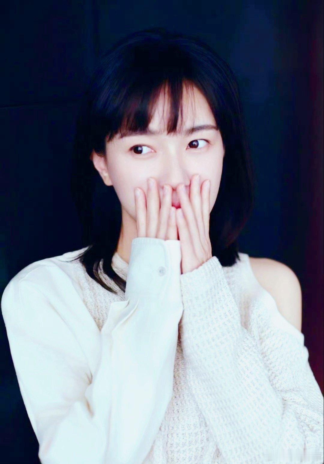 曝焦俊艳恋情[手指比心]男大当婚 女大当嫁，人家谈个恋爱很正常吧，最近刘大锤总是