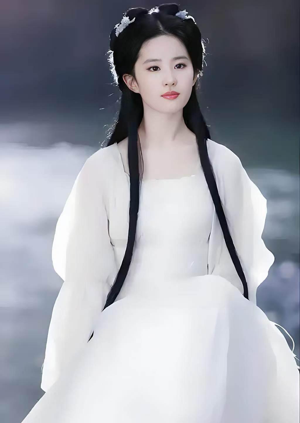 刘亦菲真的很美吗 刘亦菲真的很美，而且美得很有特色。她属于“淡颜系神颜”，经得起