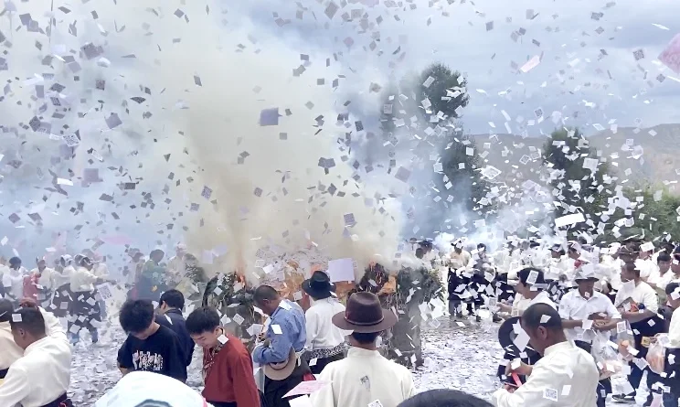 热贡六月会 延续千年的原始祭祀文化冲击